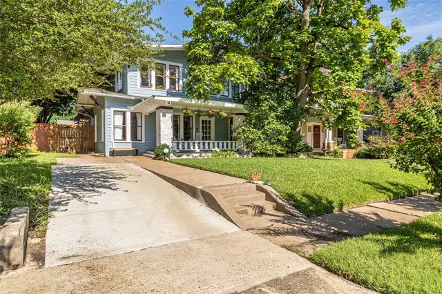 $4,600 | 215 South Montclair Avenue, Dallas, TX 75208