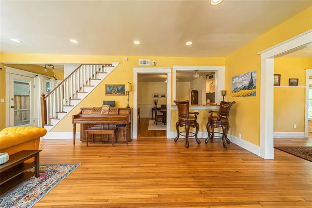 $4,600 | 215 South Montclair Avenue, Dallas, TX 75208