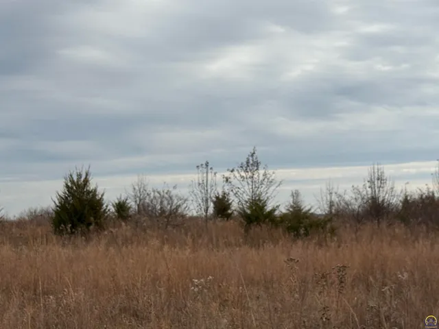 $265,900 | 5400 Northwest Brickyard Road, Topeka, KS 66618