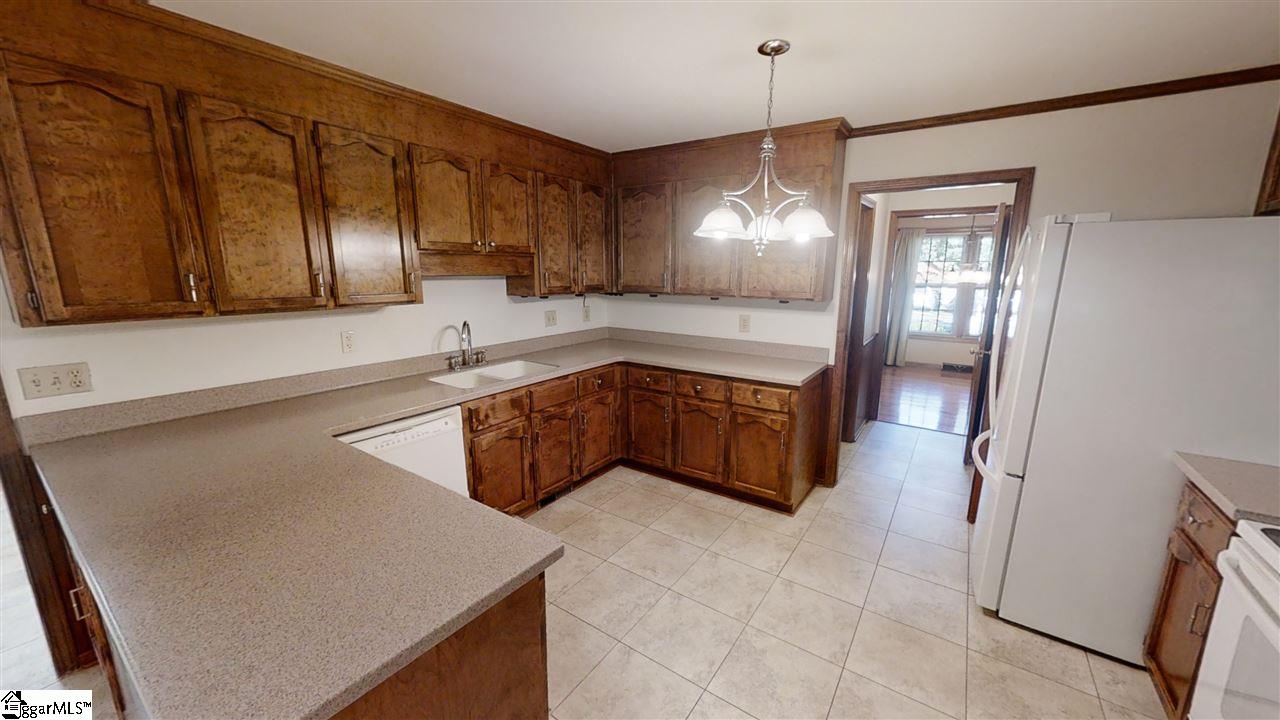 220 West Silverleaf Street Greer, SC 29650 - Photo 11 of 31 Gallery Image 11
