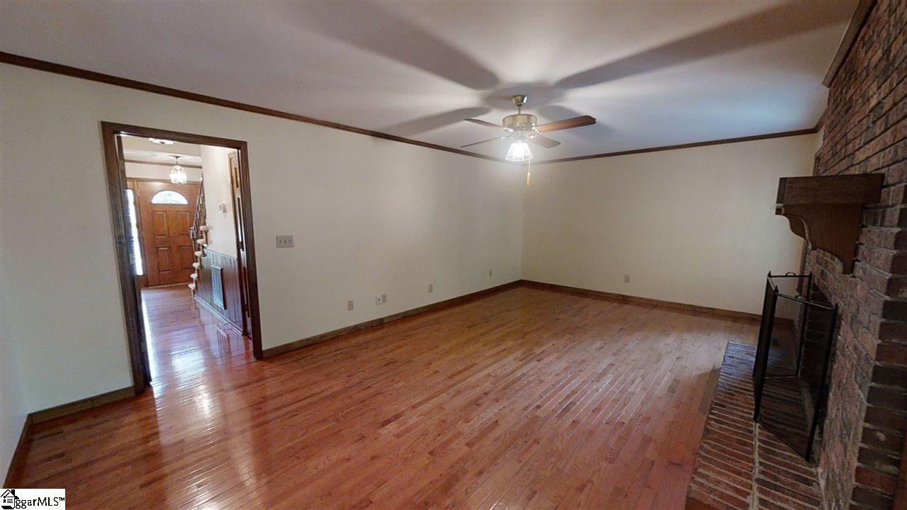 220 West Silverleaf Street Greer, SC 29650 - Photo 8 of 31 Gallery Image 8