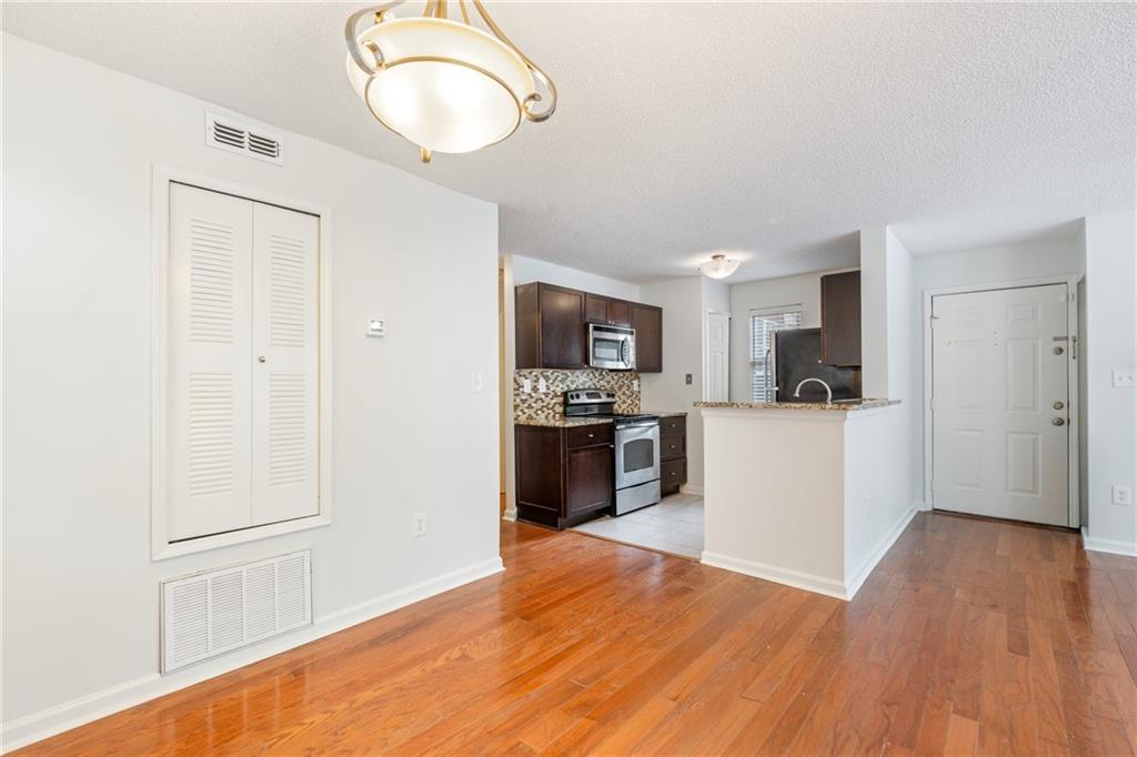 606 Cypress Pointe Street Alpharetta, GA 30022 - Photo 13 of 30