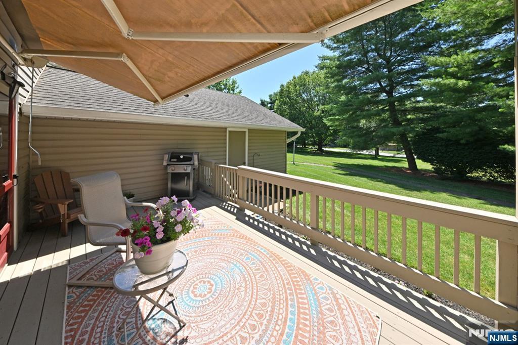 60 Sunset Court Mahwah, NJ 07430 - Photo 19 of 25