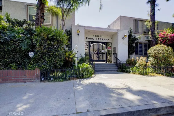 $320,000 | 18620 Hatteras, Unit 266, Tarzana, CA 91356