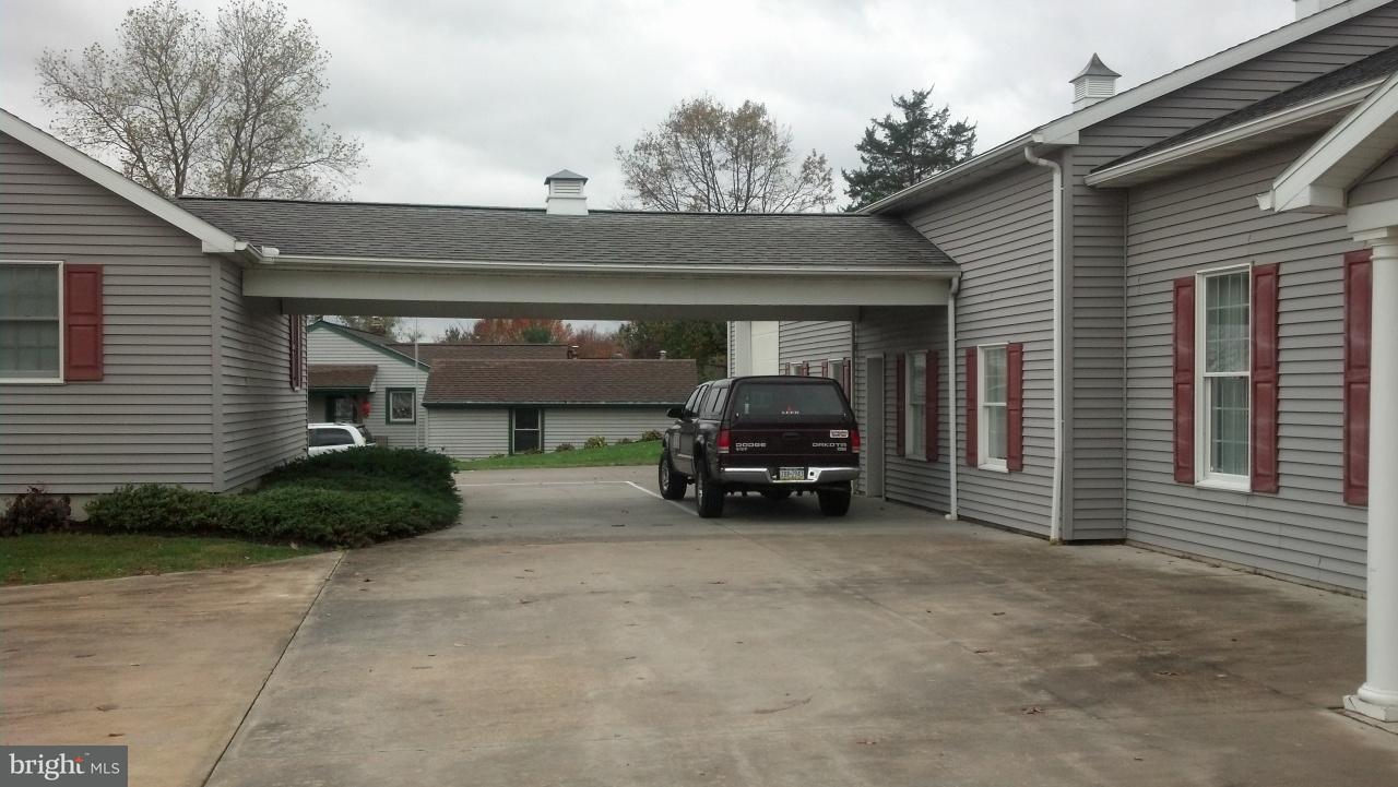 402 West Sun Hill Road Manheim, PA 17545 - Photo 3 of 15 Gallery Image 3