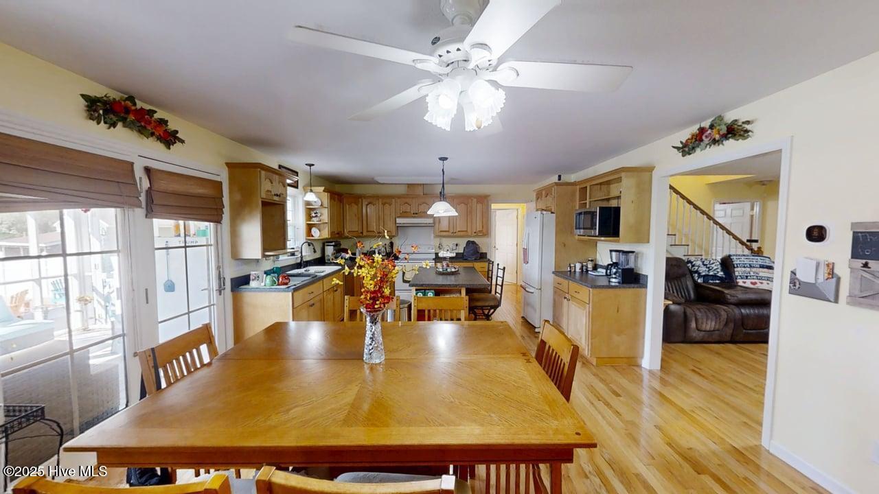 1029 Five Mile Road Richlands, NC 28574 - Photo 19 of 42 Dining Area,Kitchen