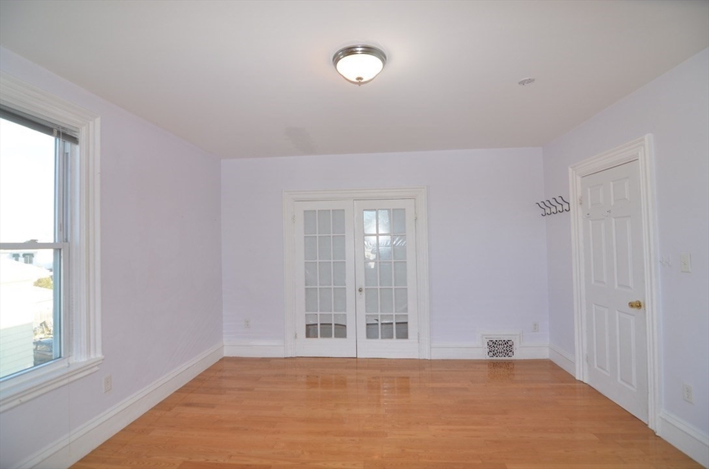 196 Holbrook Road Quincy, MA 02171 - Photo 4 of 17