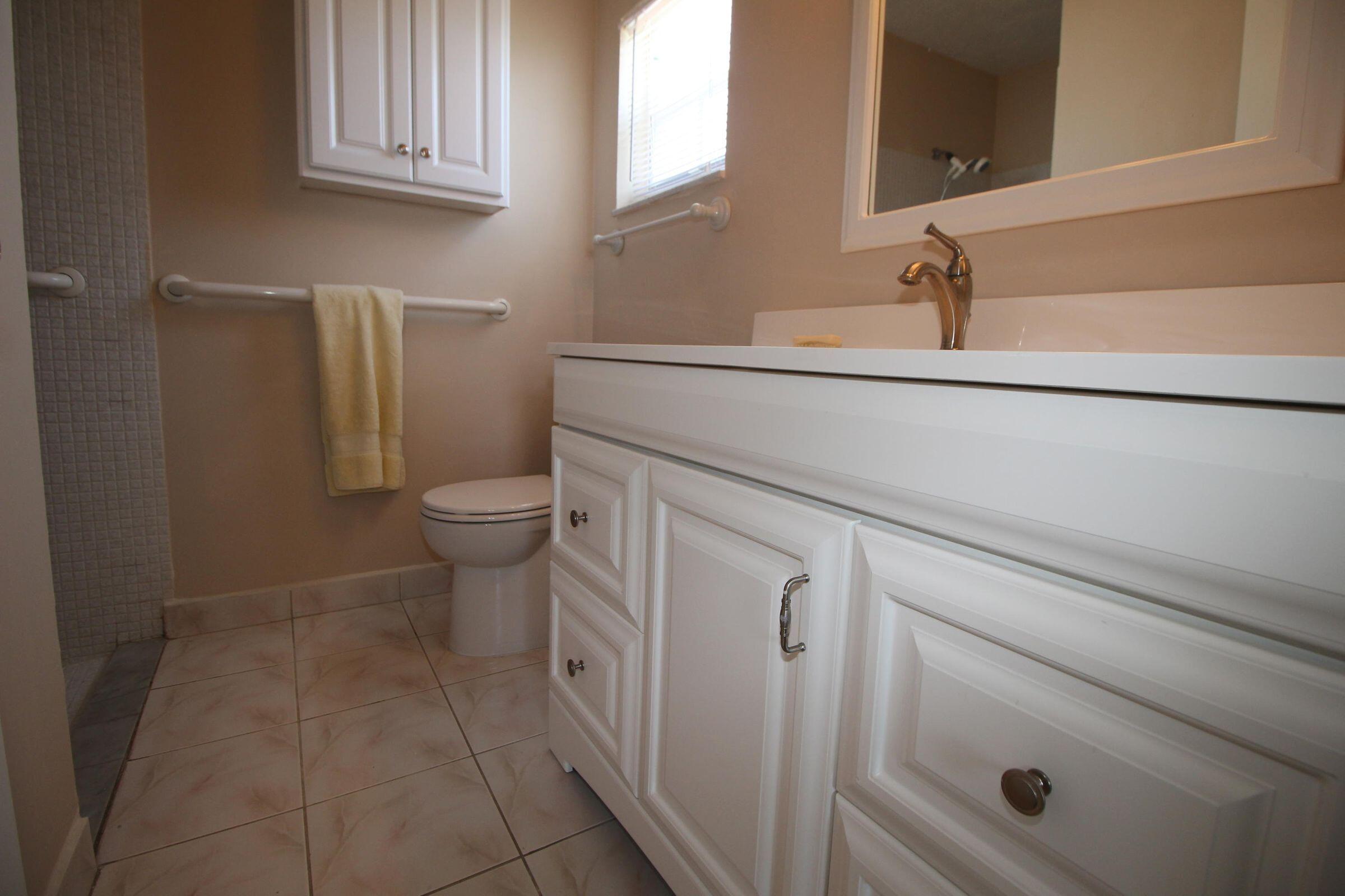 2201 Southwest Roma Way Boynton Beach, FL 33426 - Photo 13 of 16 16
