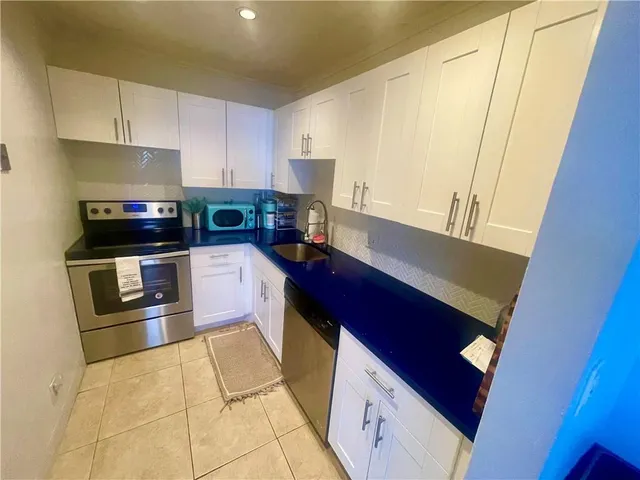 $1,500 | 2840 Northeast 14th Street Causeway, Unit 210, Pompano Beach, FL 33062