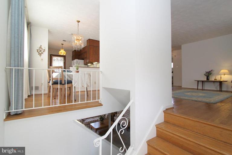 4024 Jeffry Street Silver Spring, MD 20906 - Photo 2 of 16 Entrance / Foyer