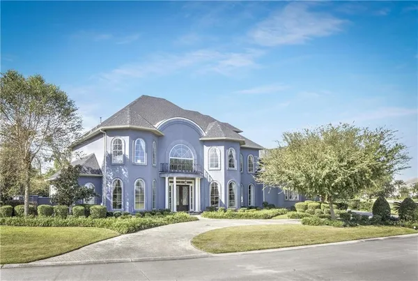 $980,000 | 2 Island Club Court, New Orleans, LA 70131