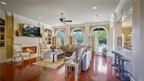$1,100,000 | 2 Island Club Court, New Orleans, LA 70131