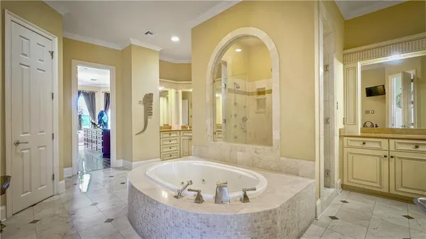 $980,000 | 2 Island Club Court, New Orleans, LA 70131