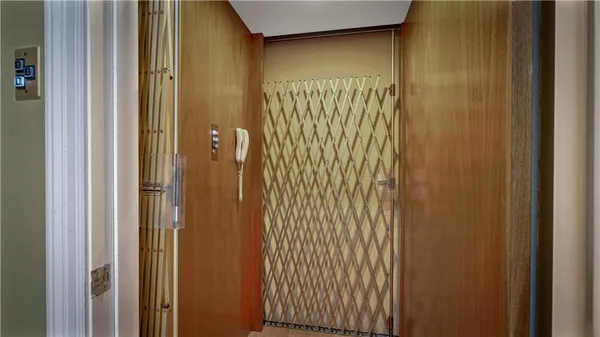 $980,000 | 2 Island Club Court, New Orleans, LA 70131