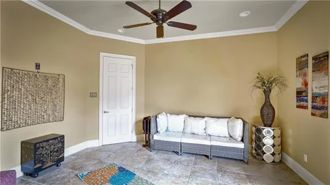 $1,100,000 | 2 Island Club Court, New Orleans, LA 70131