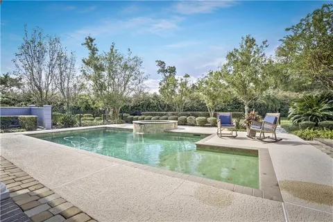 $1,100,000 | 2 Island Club Court, New Orleans, LA 70131