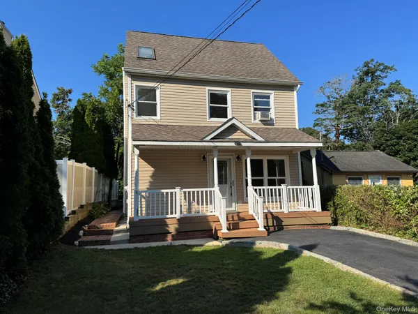 $499,990 | 98 Magnolia Drive, Rocky Point, NY 11778