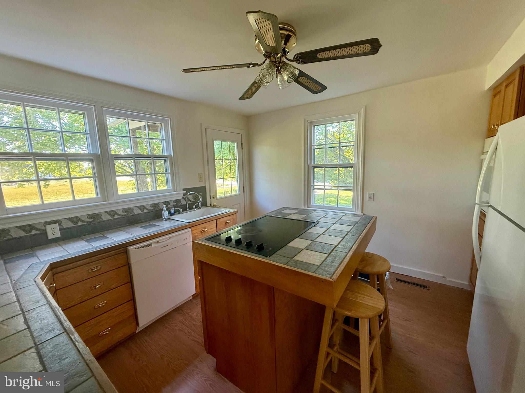 28289 Broadkill Road Milton, DE 19968 - Photo 5 of 12
