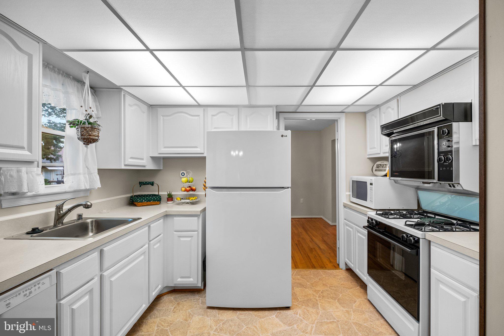 7002 Nightingale Court Lanham, MD 20706 - Photo 20 of 53