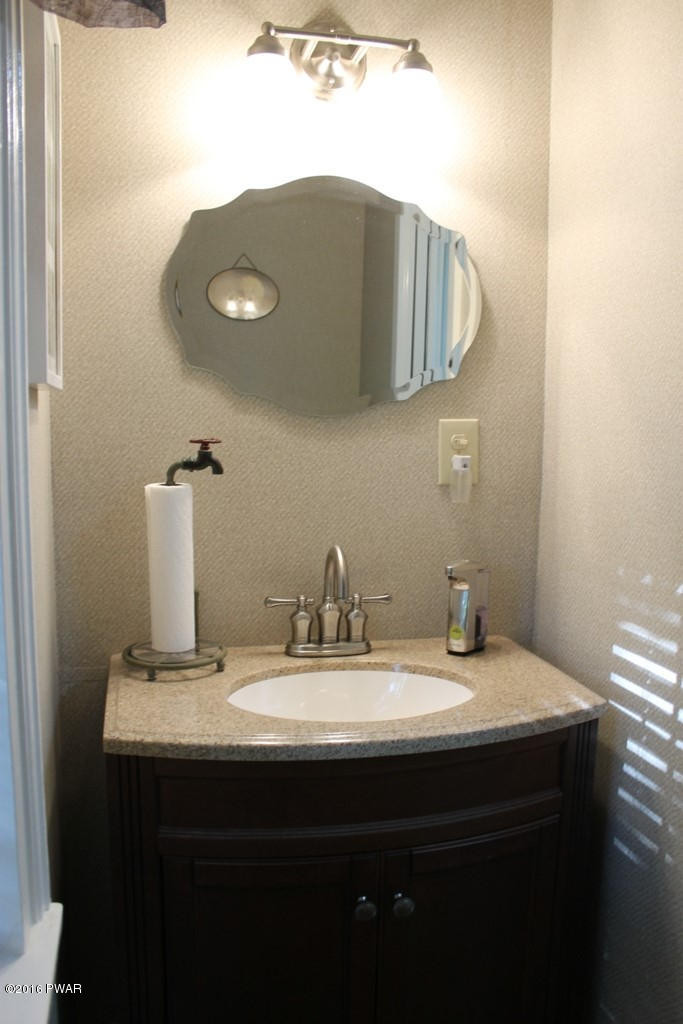 325 Rowe Street Hawley, PA 18428 - Photo 21 of 37