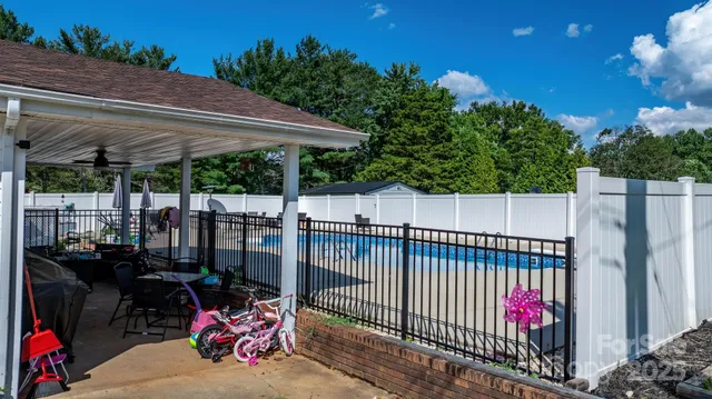 $375,000 | 2596 Sweetbriar Circle, Lenoir, NC 28645