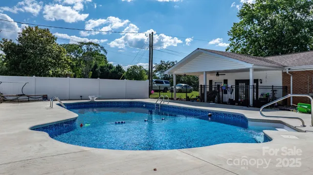 $375,000 | 2596 Sweetbriar Circle, Lenoir, NC 28645