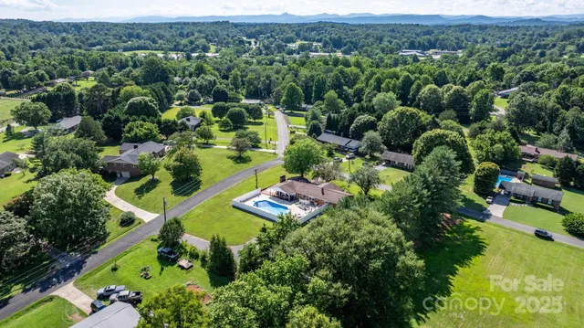 $375,000 | 2596 Sweetbriar Circle, Lenoir, NC 28645