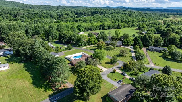 $375,000 | 2596 Sweetbriar Circle, Lenoir, NC 28645