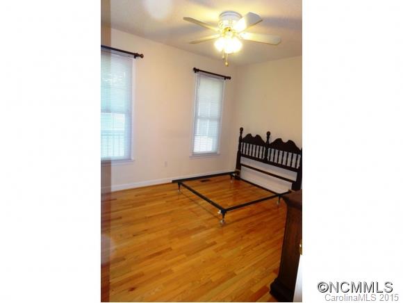 867 Case Cove Road Candler, NC 28715 - Photo 11 of 21 Gallery Image 11