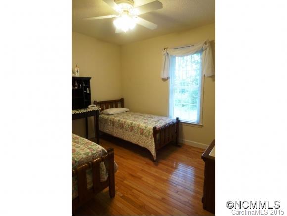 867 Case Cove Road Candler, NC 28715 - Photo 12 of 21 Gallery Image 12