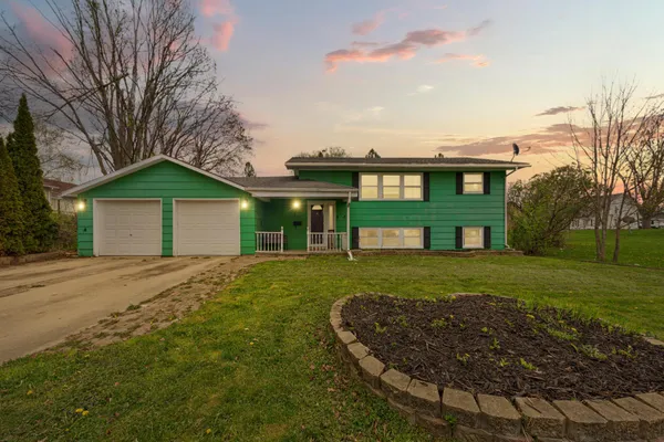 $239,900 | 417 Warner Avenue, Spring Valley, MN 55975