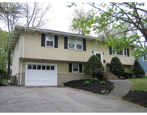 25 Randall Road Reading, MA 01867 - Photo 1 of 7 Gallery Image 1