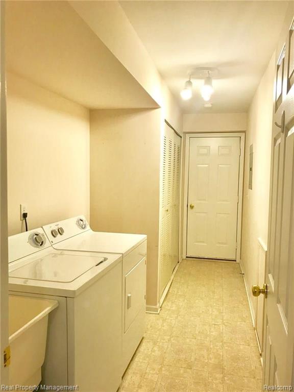 3588 Oakmonte Boulevard Rochester, MI 48306 - Photo 6 of 19