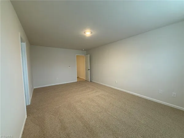 $2,300 | 1692 Hallview Court, Kernersville, NC 27284