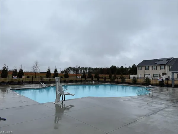 $2,300 | 1692 Hallview Court, Kernersville, NC 27284