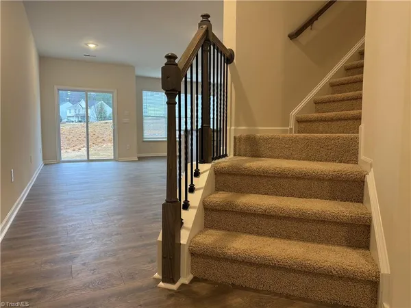 $2,300 | 1692 Hallview Court, Kernersville, NC 27284