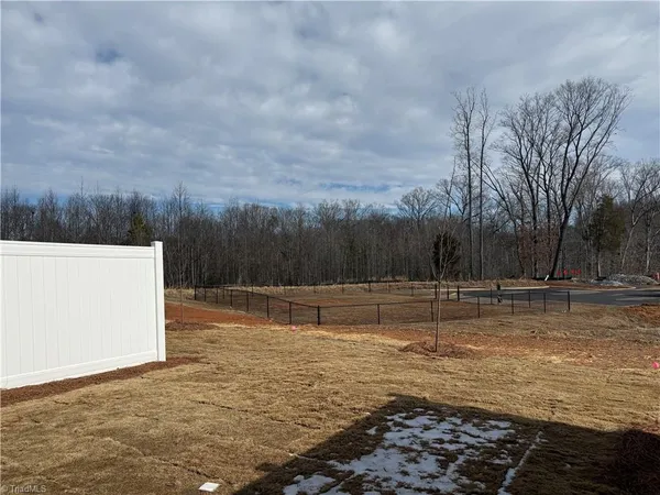 $2,300 | 1692 Hallview Court, Kernersville, NC 27284