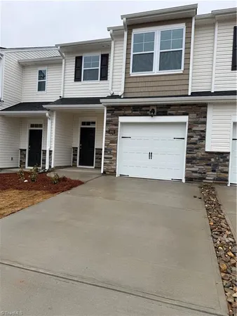 $2,300 | 1692 Hallview Court, Kernersville, NC 27284