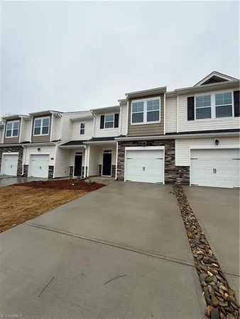 $2,300 | 1692 Hallview Court, Kernersville, NC 27284