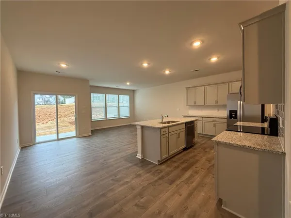 $2,300 | 1692 Hallview Court, Kernersville, NC 27284