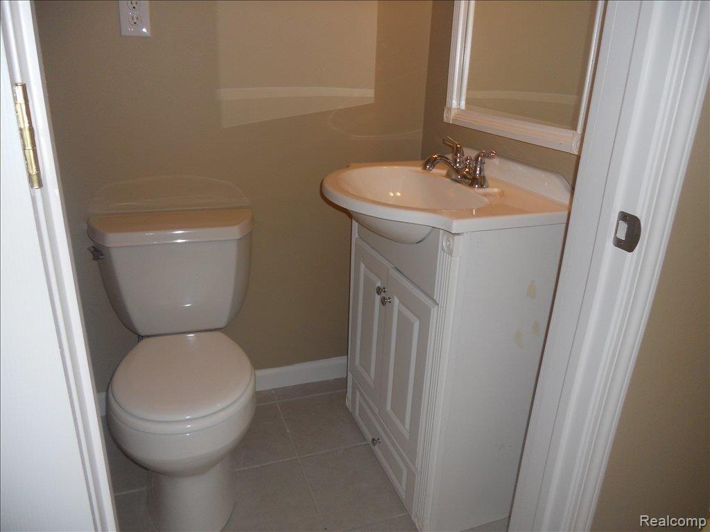 47350 Card Road Macomb, MI 48044 - Photo 7 of 11 houses8