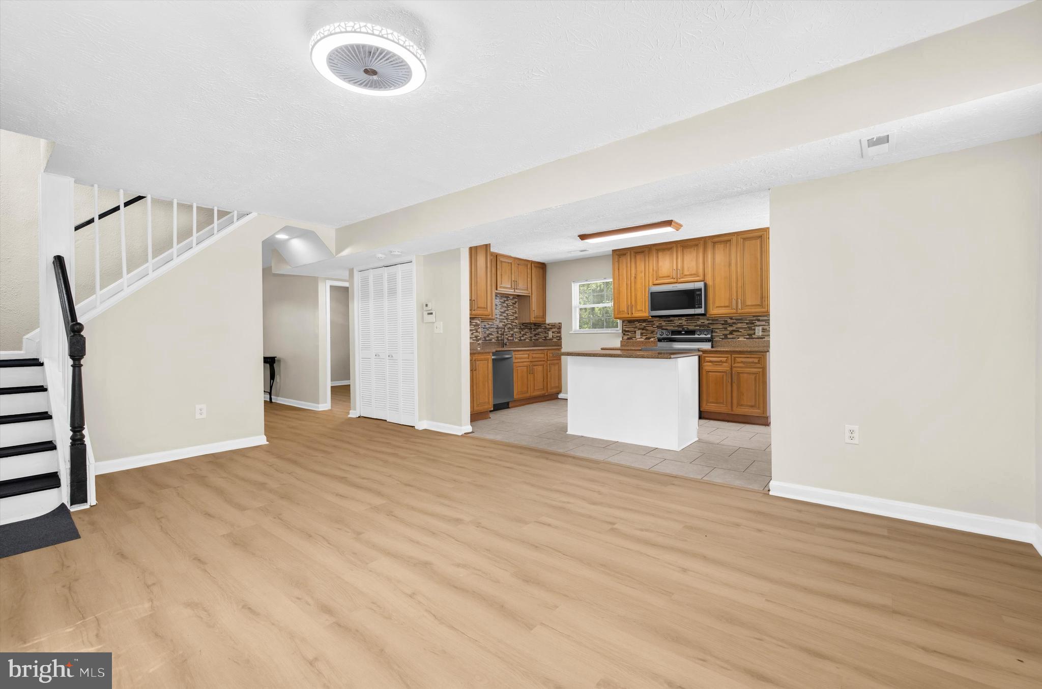 7820 Ridge Road Hanover, MD 21076 - Photo 7 of 61