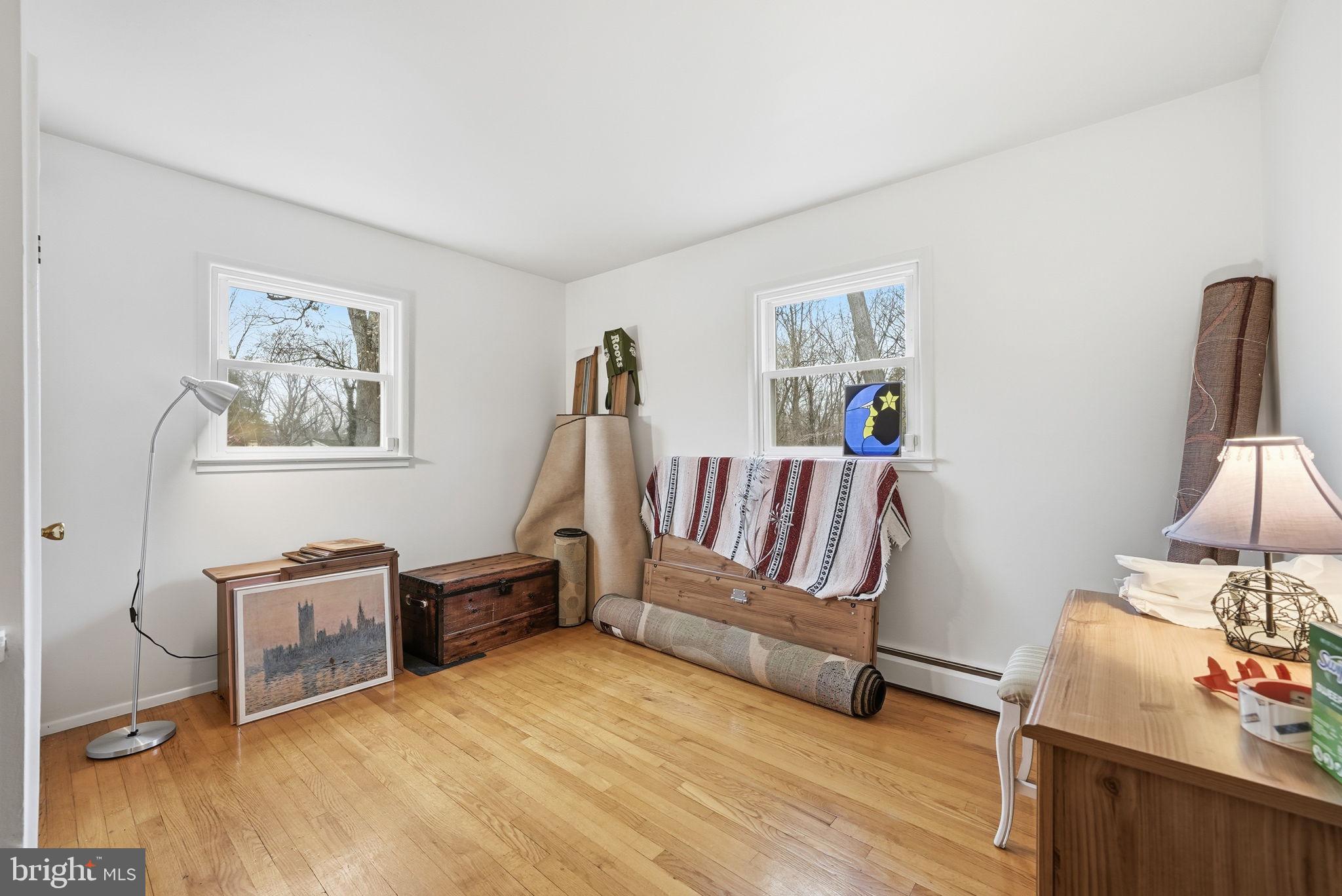 14506 Danville Road Woodbridge, VA 22193 - Photo 13 of 26 a view of a livingroom with furniture and workspace
