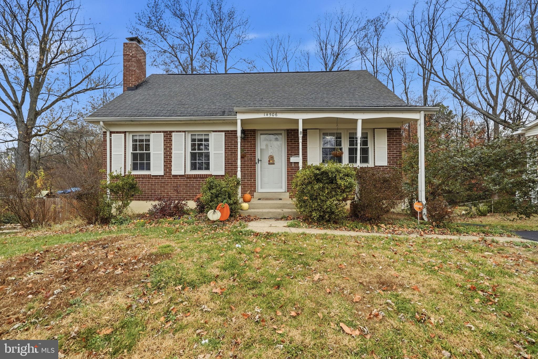 14506 Danville Road Woodbridge, VA 22193 - Photo 2 of 26 a front view of a house with garden