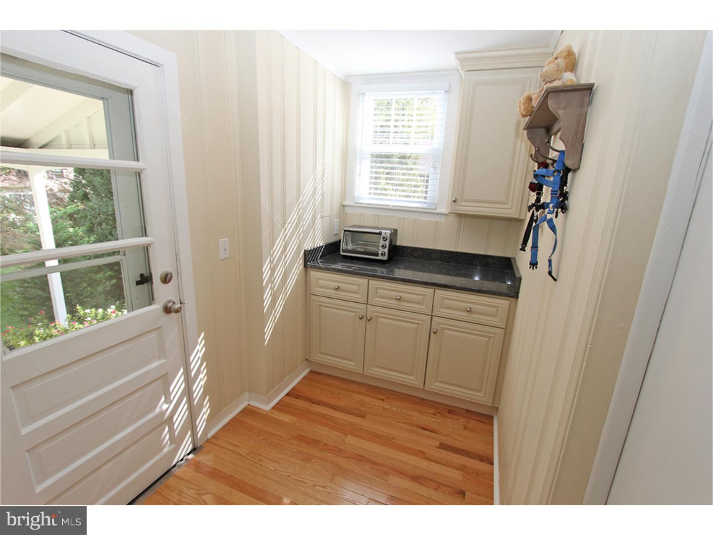 271 Hillcrest Road Wayne, PA 19087 - Photo 9 of 25
