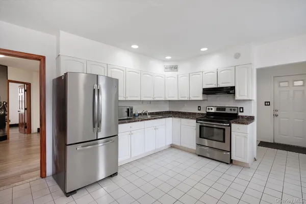 $4,200 | 41 Atlantic Avenue, Freeport, NY 11520