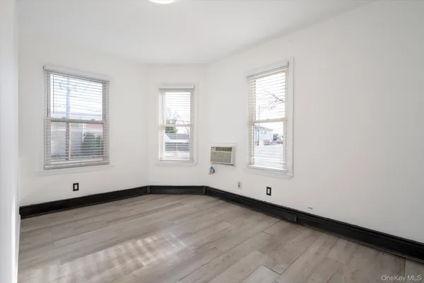 $4,200 | 41 Atlantic Avenue, Freeport, NY 11520