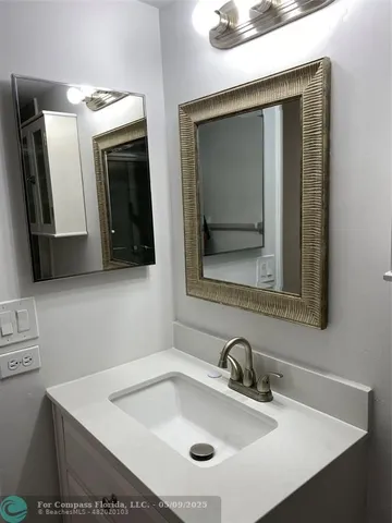 $1,900 | 4502 North Federal Highway, Unit 327C, Lighthouse Point, FL 33064