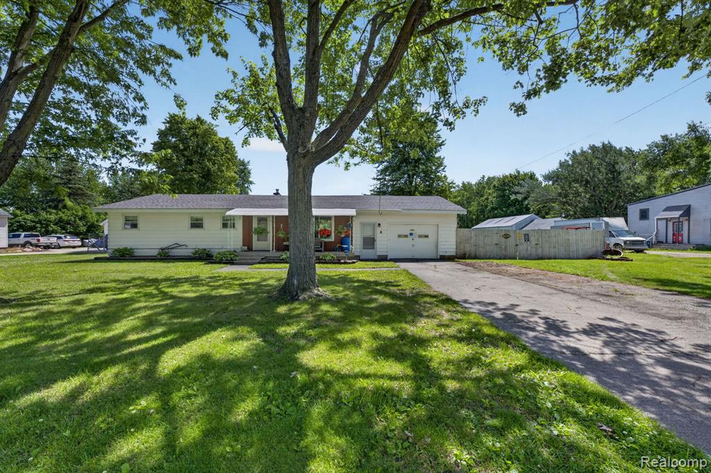 5233 Torrey Road Flint, MI 48507 - Photo 6 of 45