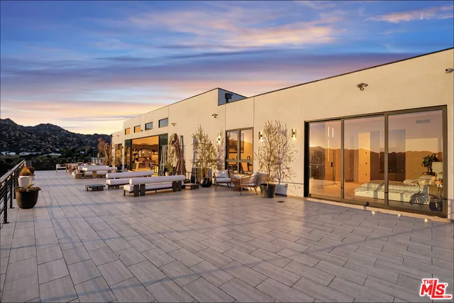 $22,000 | 22570 South Summit Ridge Circle, Chatsworth, CA 91311